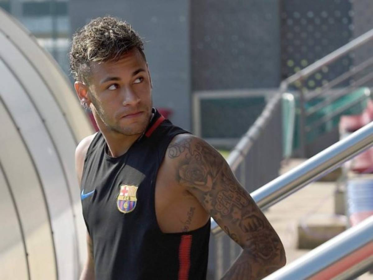 Neymar no quiere seguir bajo la sombra de Lionel Messi