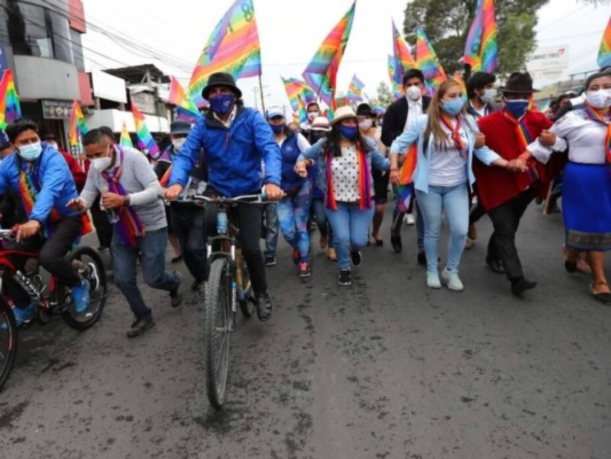 Activista indígena aspira a ganar la presidencia en Ecuador