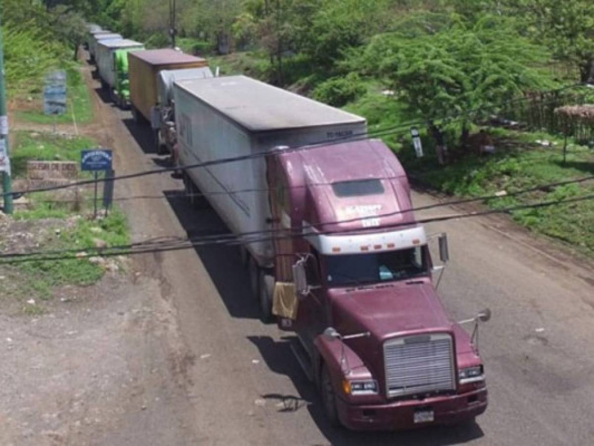 Transportistas guatemaltecos anuncian paro por nueva normativa
