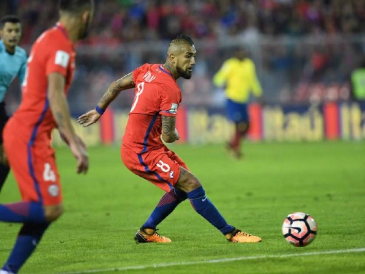 Chile gana 2-1 a Ecuador y vuelve a respirar en la clasificatoria