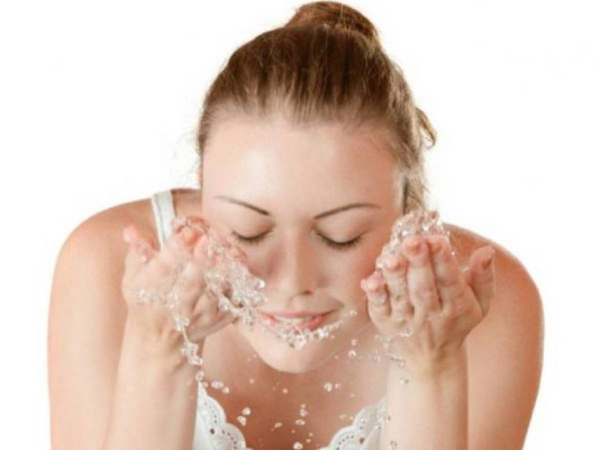 Cinco beneficios de lavar tu rostro con vinagre de manzana