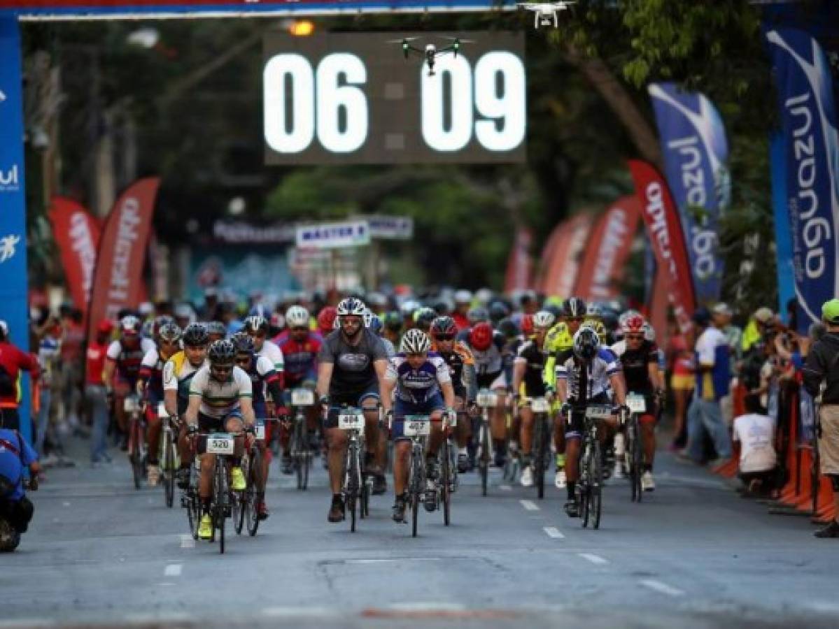 ¡Arrancó la Sexta Vuelta Ciclística de EL HERALDO!