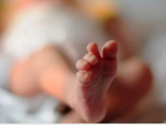 Trillizos recién nacidos dan positivo a covid-19 en México