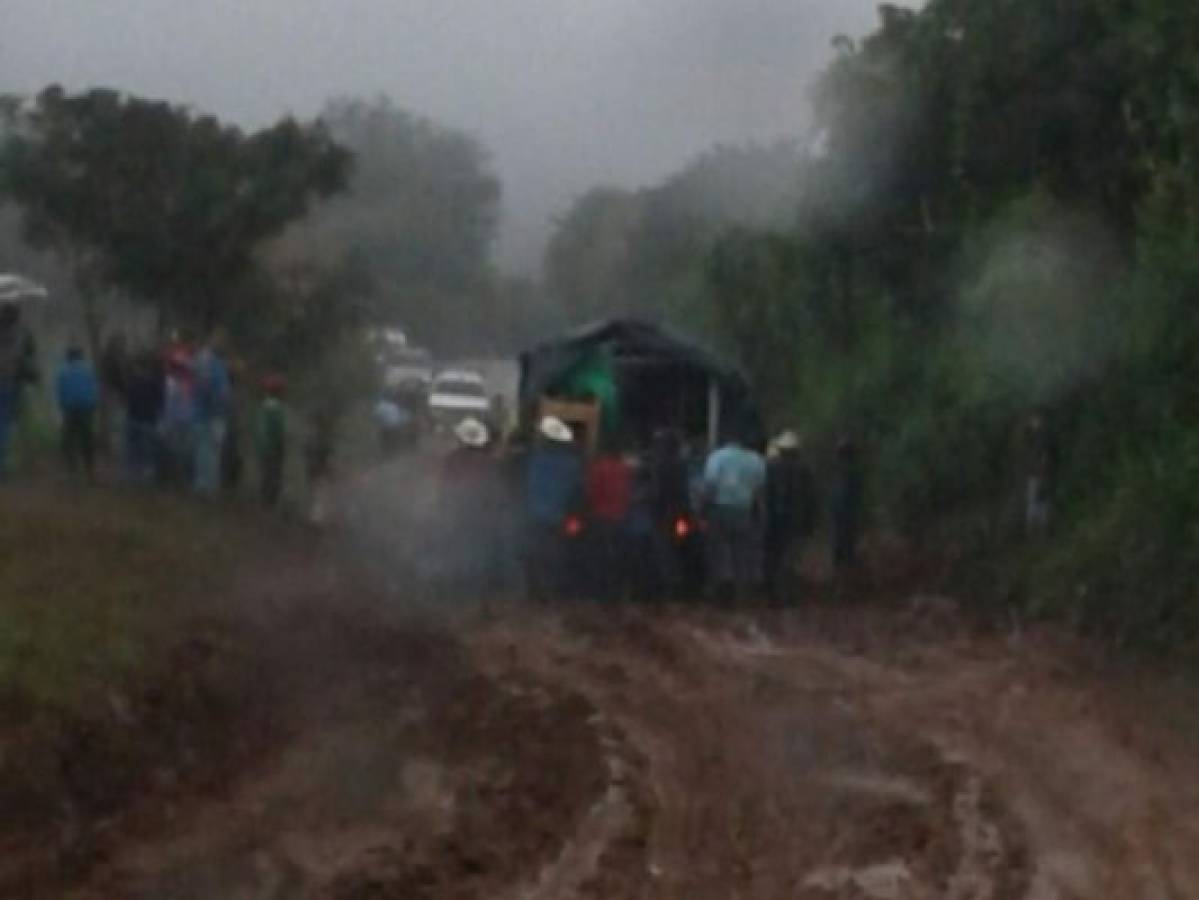 Intransitable paso vehicular en varios sectores del país