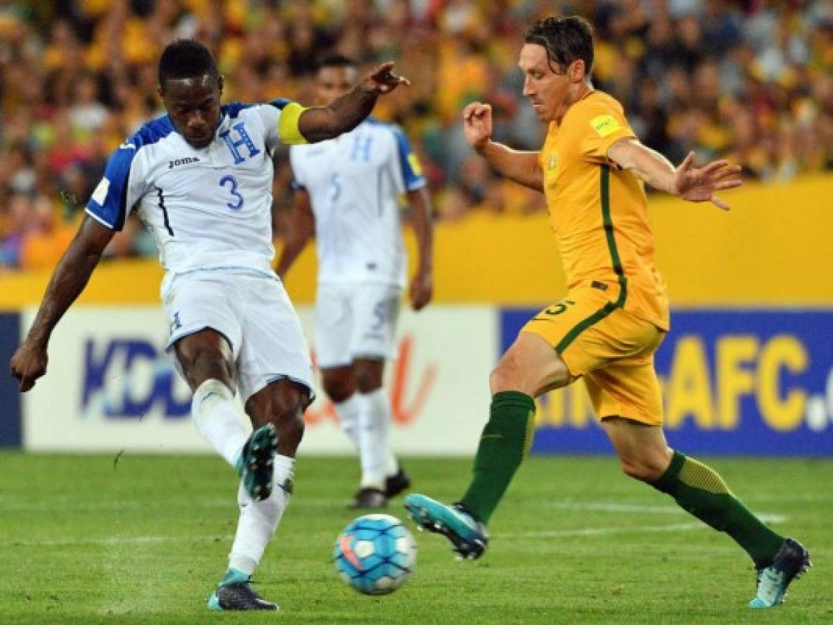 El hermoso gesto del australiano Tim Cahill con el capitán de Honduras, Maynor Figueroa