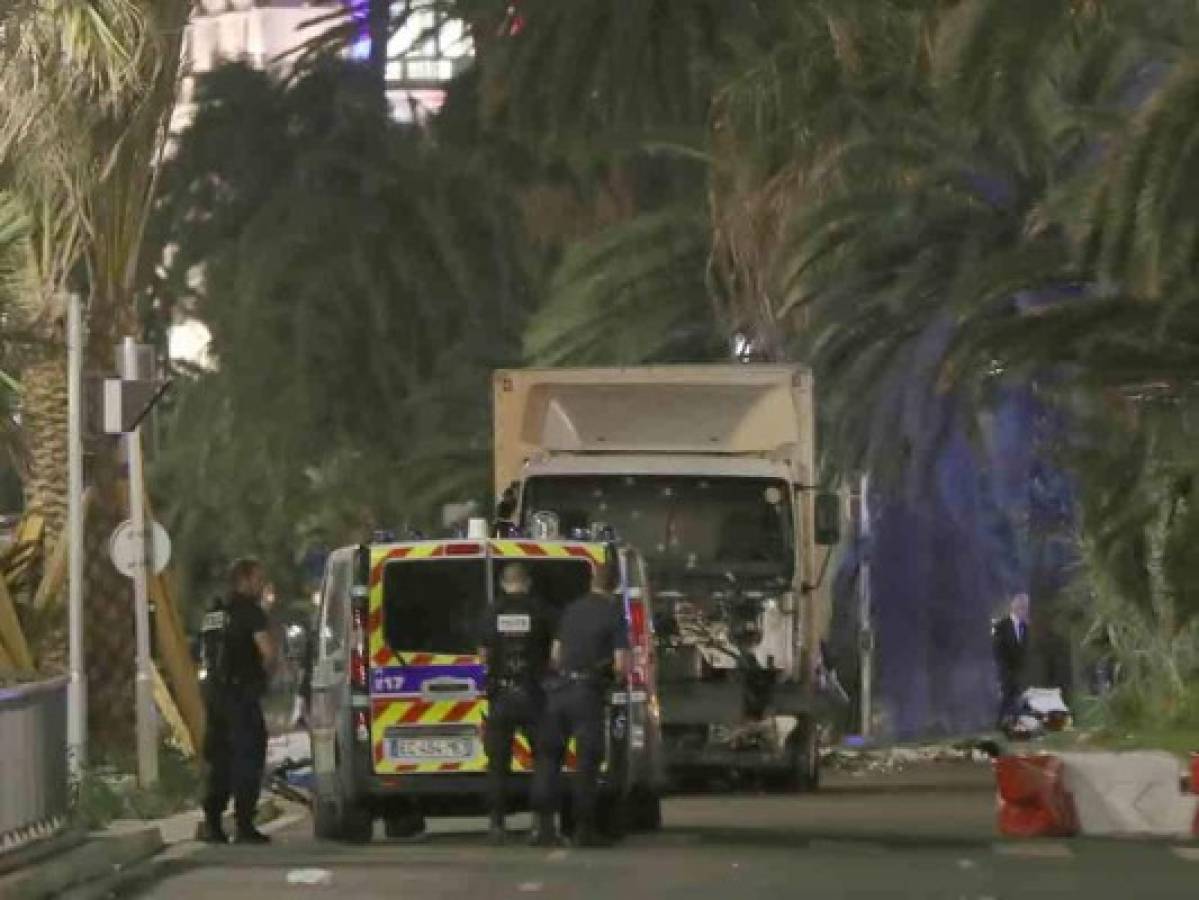 Testigo del atentado en Francia: 'Vi cuerpos volar como pinos de boliche a lo largo del trayecto”