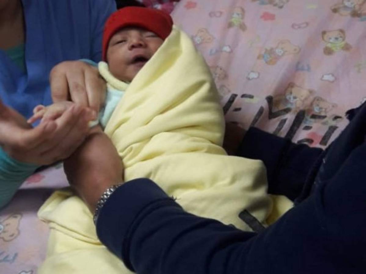 Rescatan a recién nacido que fue abandonado en un solar en Intibucá
