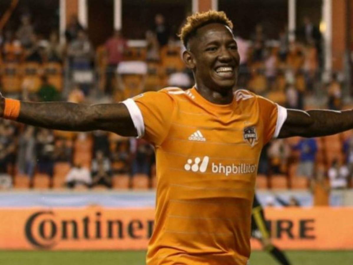 Quioto se va a celebrar a las gradas del BBVA Compass su gol con Houston Dynamo ante San Jose Earthquakes