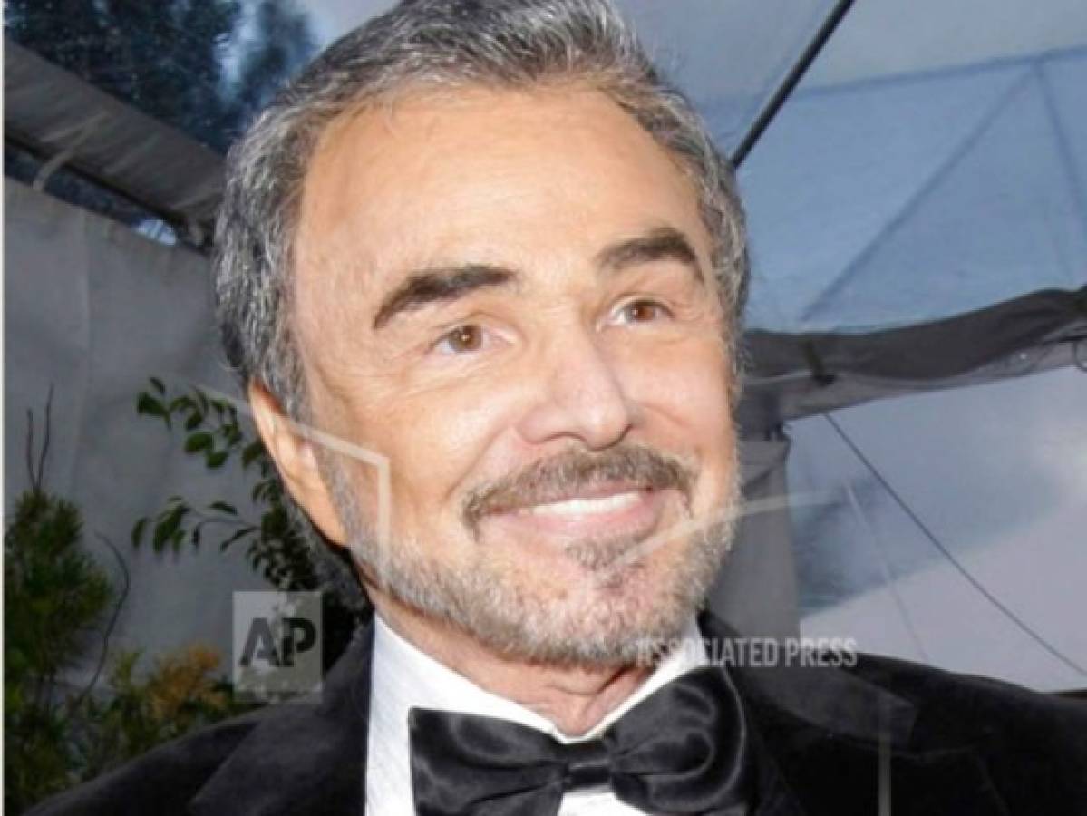 Sally Field, Arnold Schwarzenegger y otros famosos reaccionan ante la muerte de Burt Reynolds