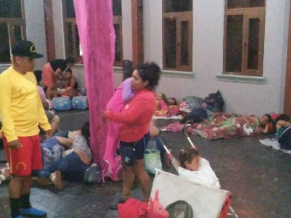 Evacúan a 350 turistas en las playas de Tela debido a fuertes lluvias