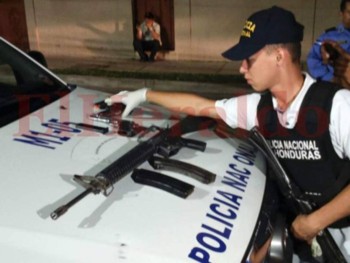 Las armas fueron decomisadas por la Policía Nacional como evidencia que permita esclarecer el homicidio múltiple, foto: El Heraldo.