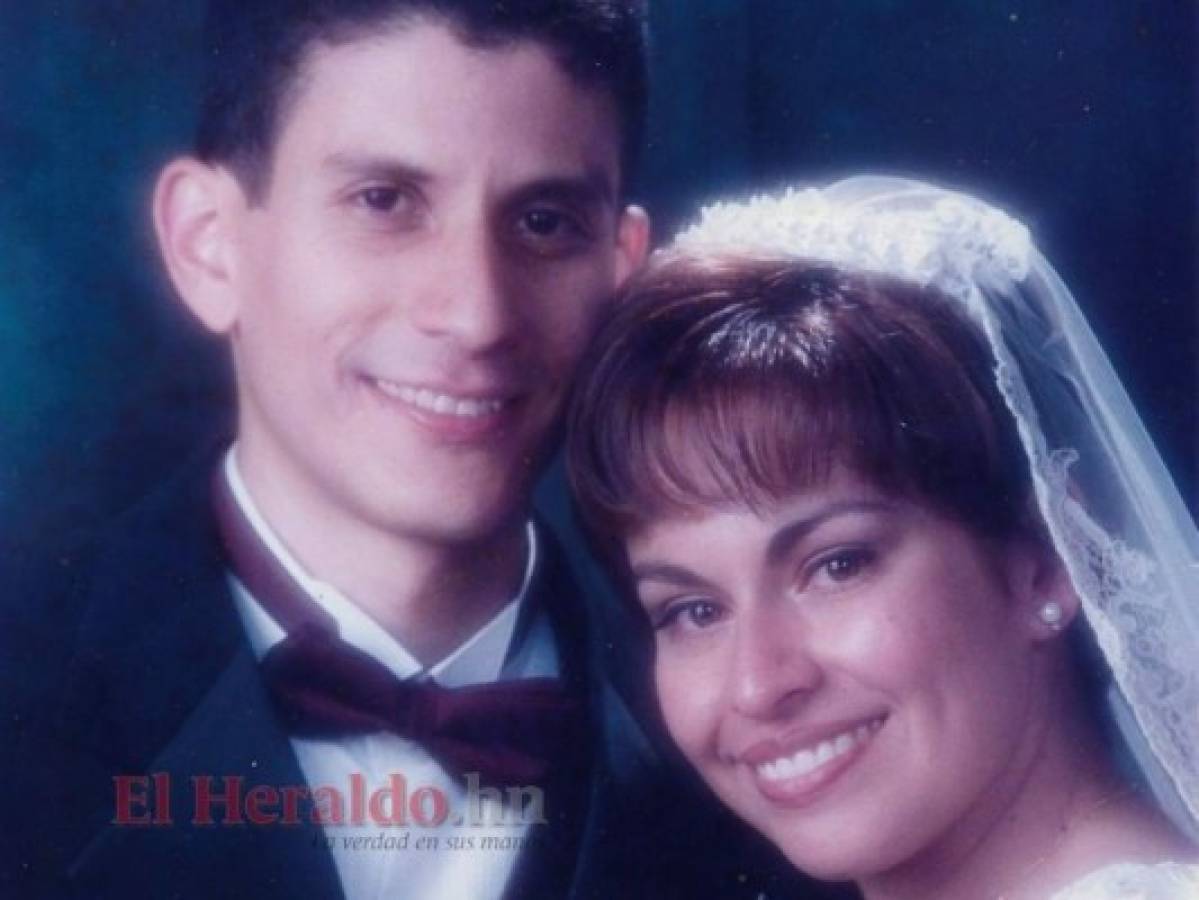 Celeste Sorto y Armando José Aguilar. Fotografía oficial de su boda el 22 de julio de 2000.