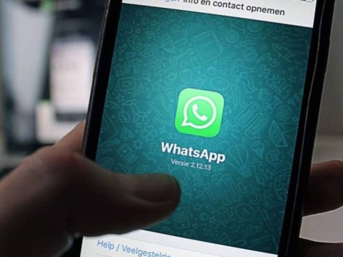¿Por qué no debería usar WhatsApp en pleno vuelo?