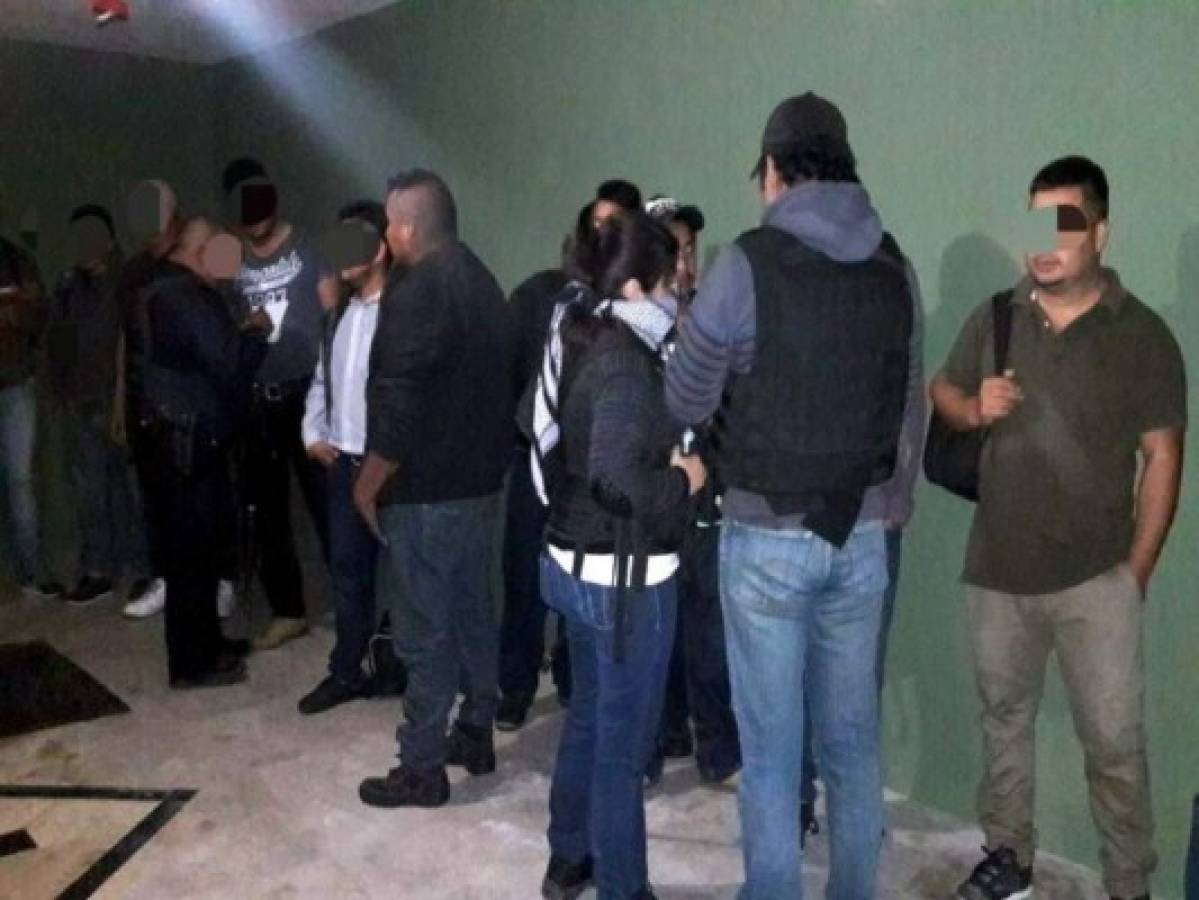 Rescatan a 21 migrantes hondureños secuestrados en un hotel de México