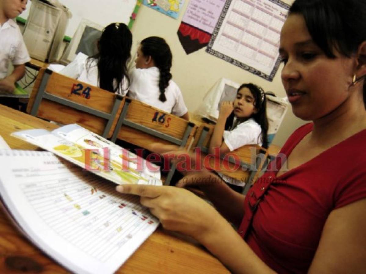 Expertos plantean salvar el año escolar sin promociones automáticas