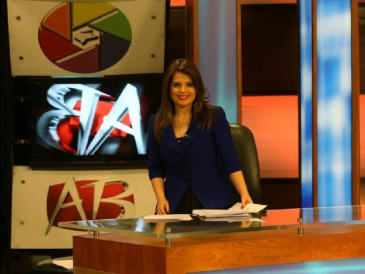 Jaqueline Redondo, la bella presentadora hondureña de noticias
