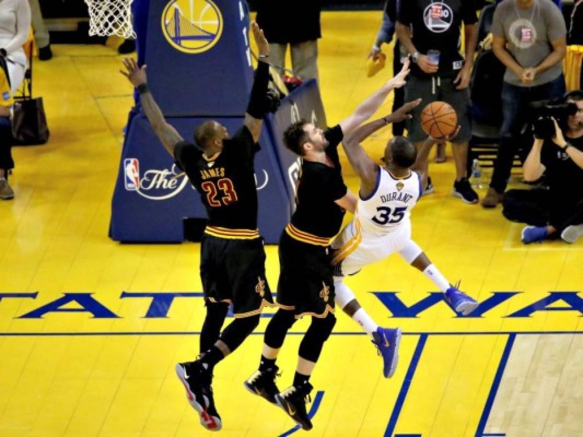 Golden State Warriors ganan segundo juego de la final de la NBA con autoridad sobre los Cavs de Cleveland