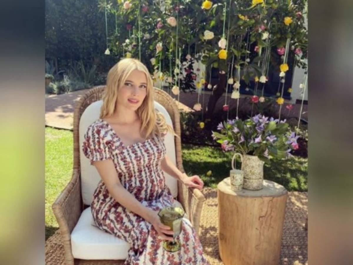 Emma lució realmente hermosa con su vestido primaveral. Foto: @emmaroberts