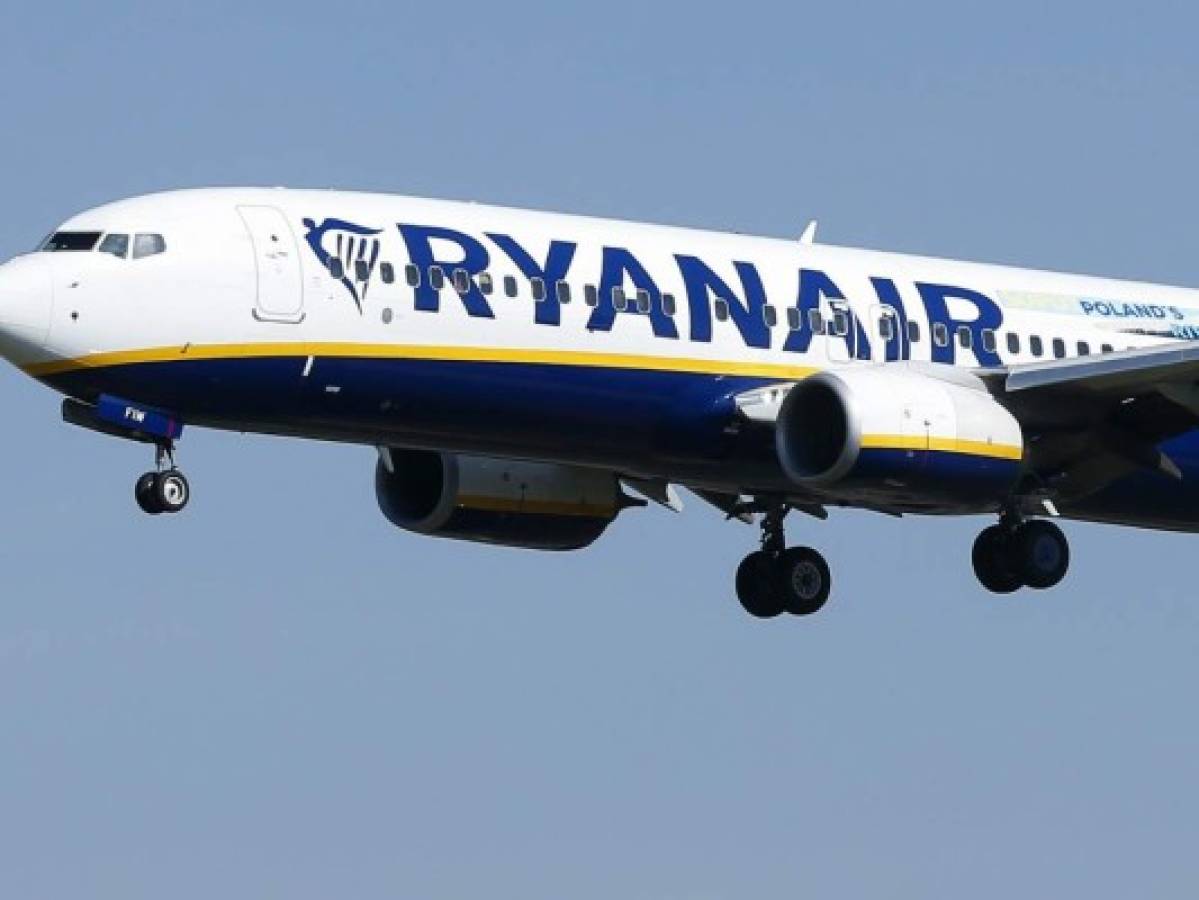 VÍDEO: Altercado racista en avión de Ryanair se hace viral 