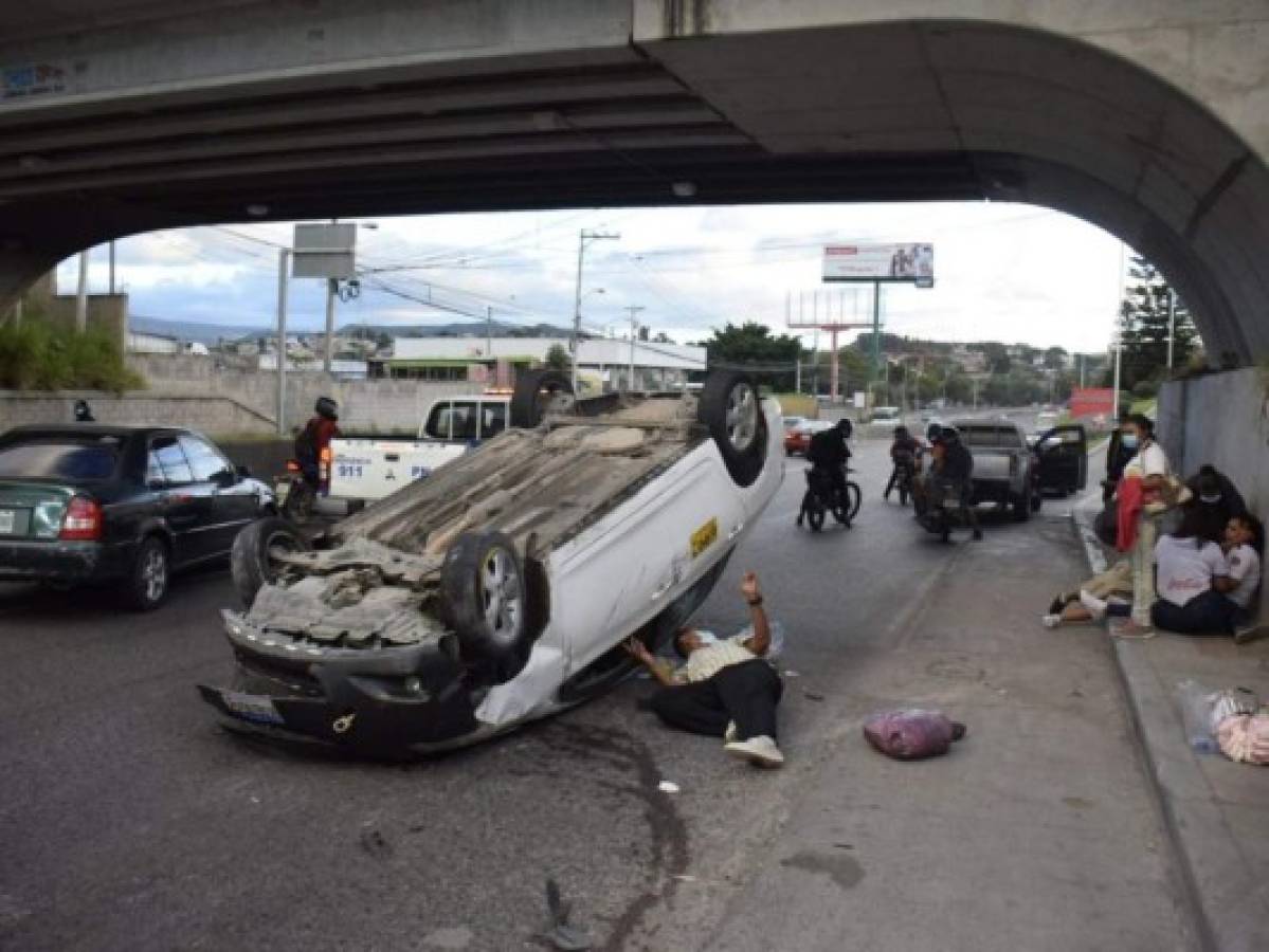 Varios heridos deja aparatosa colisión de cinco vehículos en bulevar capitalino