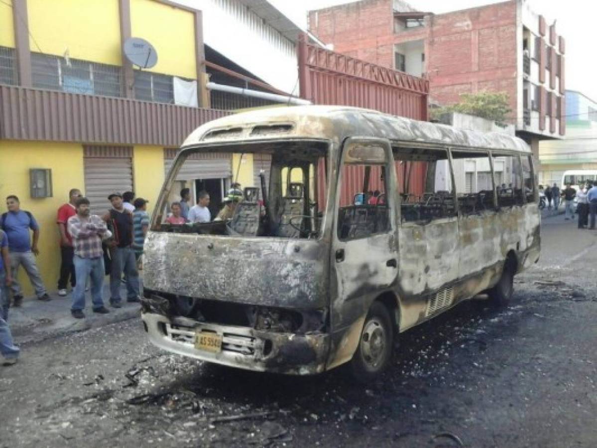 Incendian bus rapidito en Comayagüela