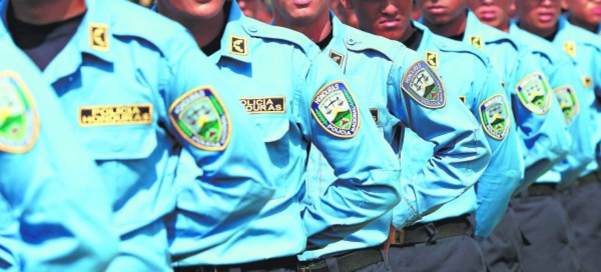 ¿Cuántos policías hondureños han sido depurados por la Comisión Especial?