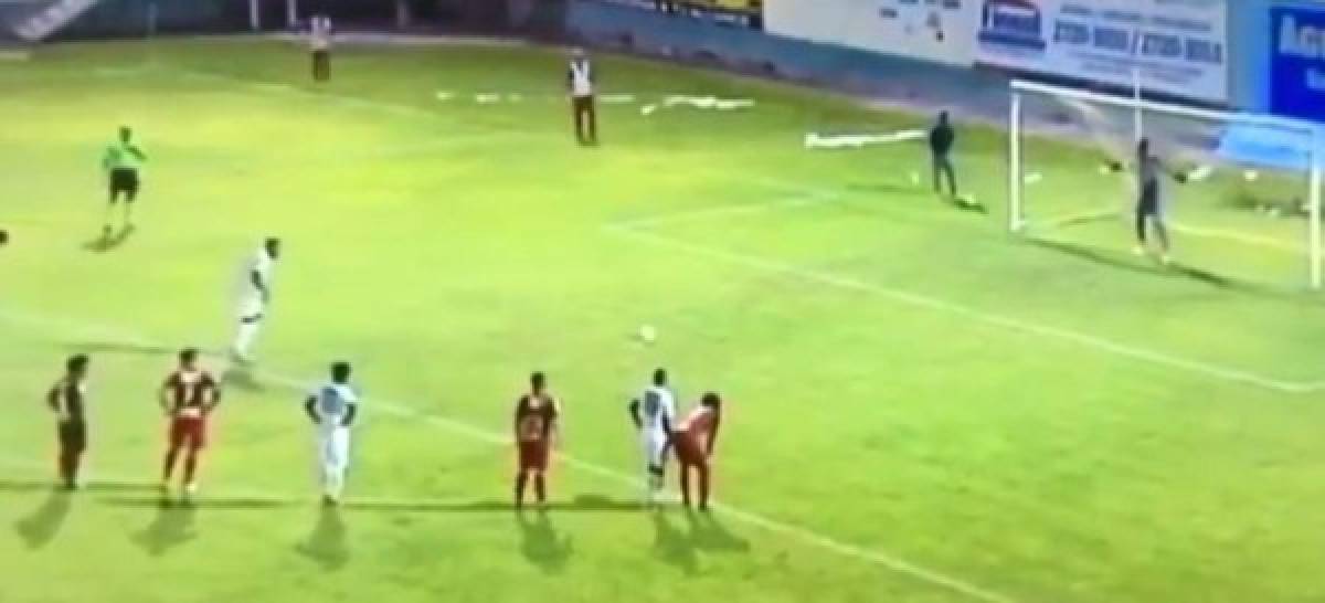 Así tapó Denovan Torres el penal de James Cabezas en la jornada 4 (Vídeo)