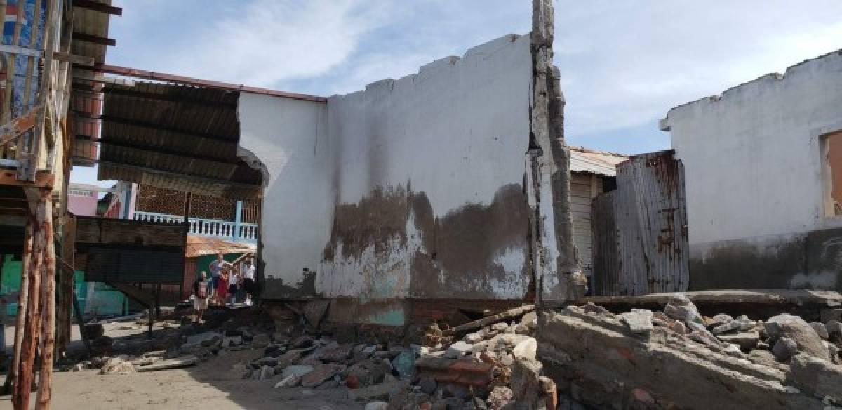 Marejadas dejan inundaciones y aguas estancadas en Cedeño