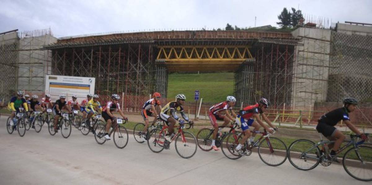 Monumental fiesta ciclística en Honduras