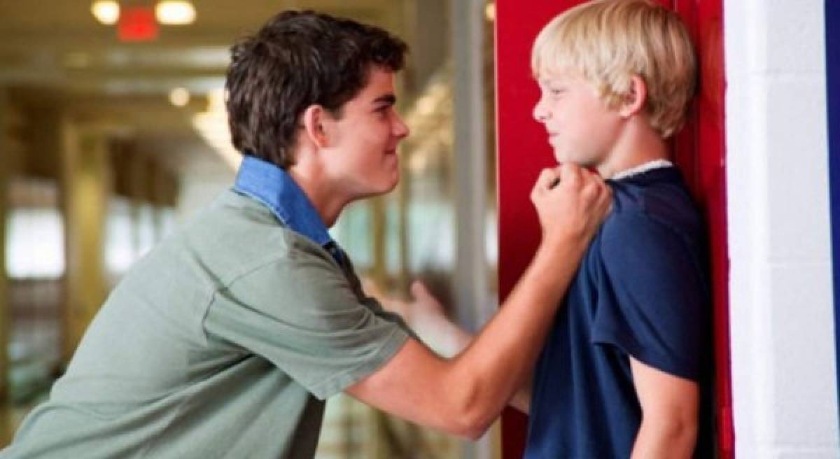 Niño víctima de bullying propina golpiza a su agresor