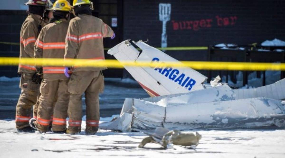 Un muerto al chocar dos avionetas sobre centro comercial canadiense 