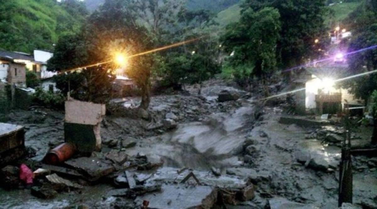 Más de 60 muertos por deslave en Colombia
