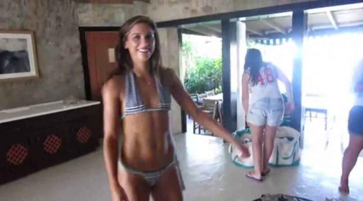 Candente video de la futbolista Alex Morgan deja poco a la imaginación