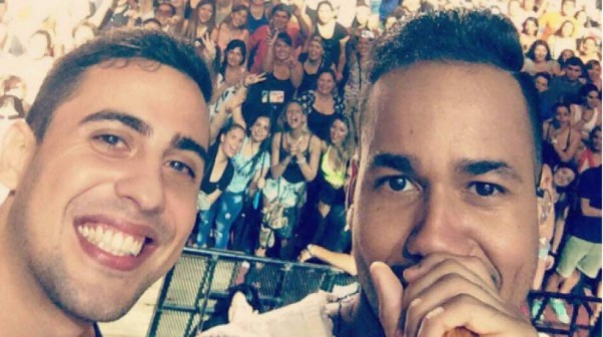 Modelo argentina asegura que Romeo Santos es gay