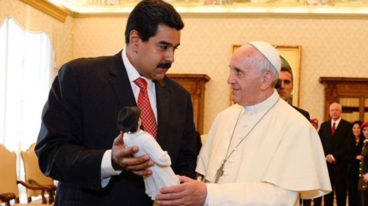 Oposición venezolana pide al Papa que medie en diálogo con Maduro