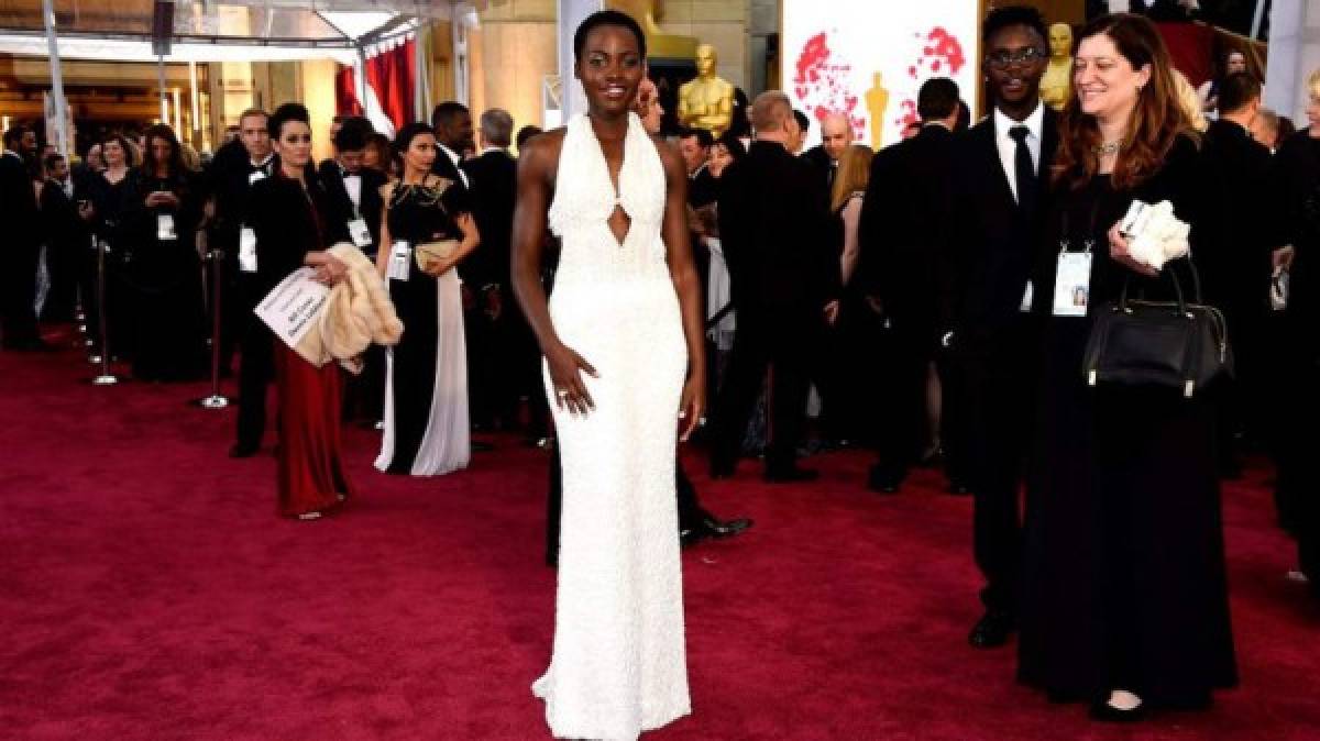 Ladrores devolvieron el vestido de Lupita Nyong'O