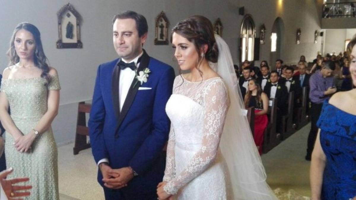 Daniela Misas y Oscar Kafati unen sus vidas en matrimonio ante los ojos de Dios