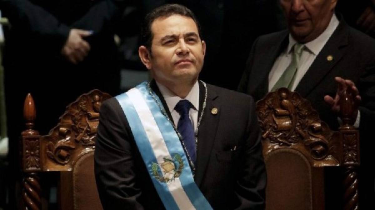 Sancionan con suspensión al partido de presidente de Guatemala   