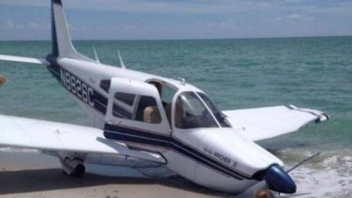 Una avioneta aterrizó en una playa de Florida y aplastó a un bañista