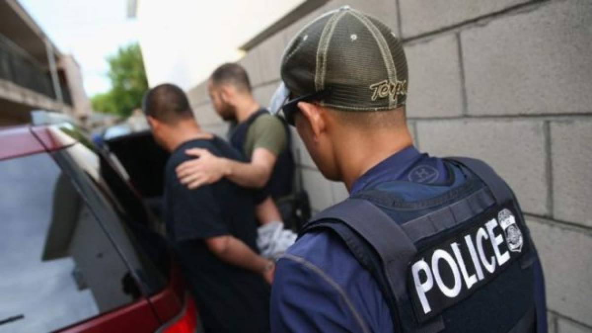 Hondureño acusado por tráfico de persona entre 16 migrantes detenidos en EEUU