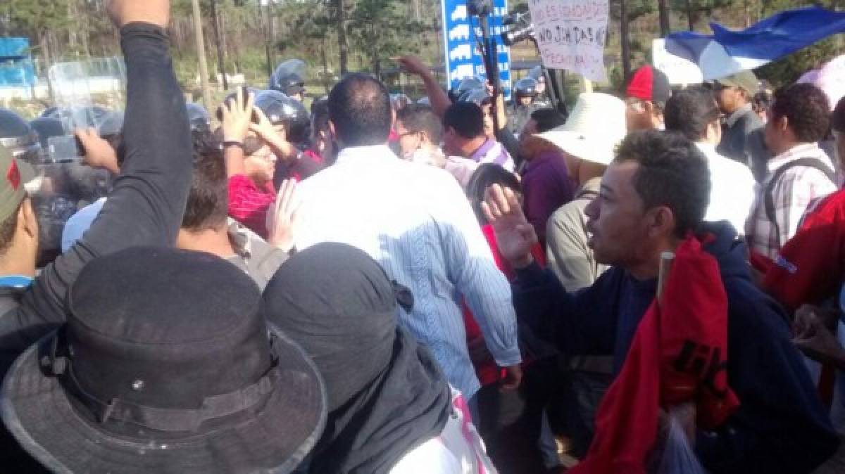 Honduras: Patricia Rodas aparece durante manifestación en peajes