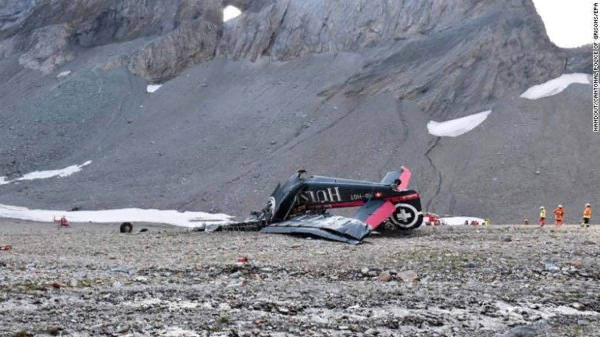 Avión antiguo se estrella y deja 20 muertos en los Alpes suizos