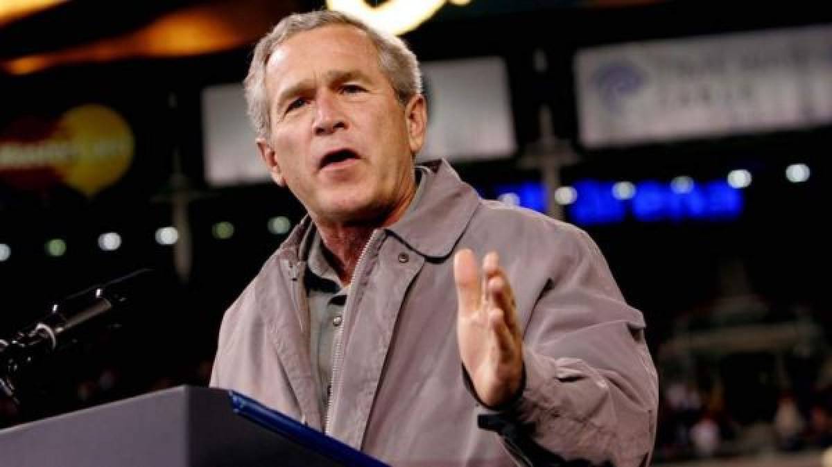 El expresidente George W. Bush votó en blanco