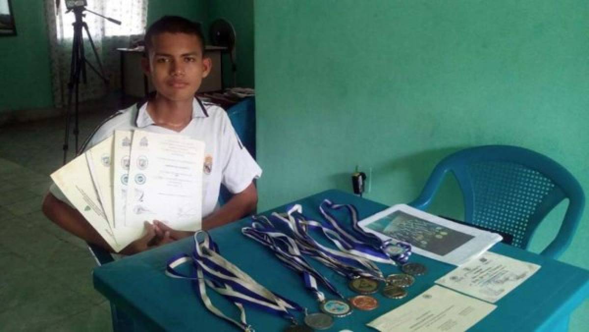 Niño genio de Colón obtiene beca para estudiar en la UNAH