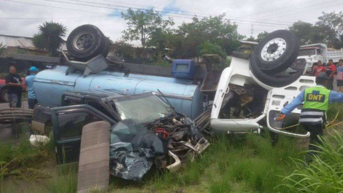Seis heridos tras brutal colisión vehicular en salida a Olancho