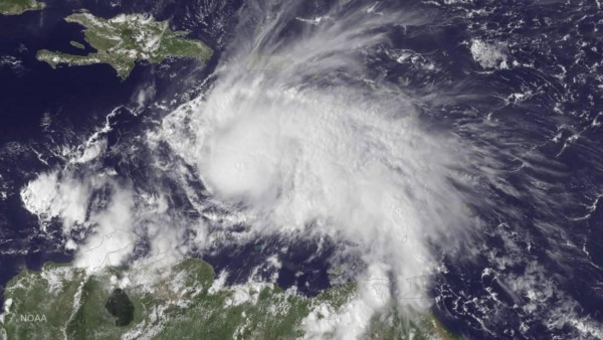 Matthew se convierte en 'potente' huracán categoría 5 en el Caribe