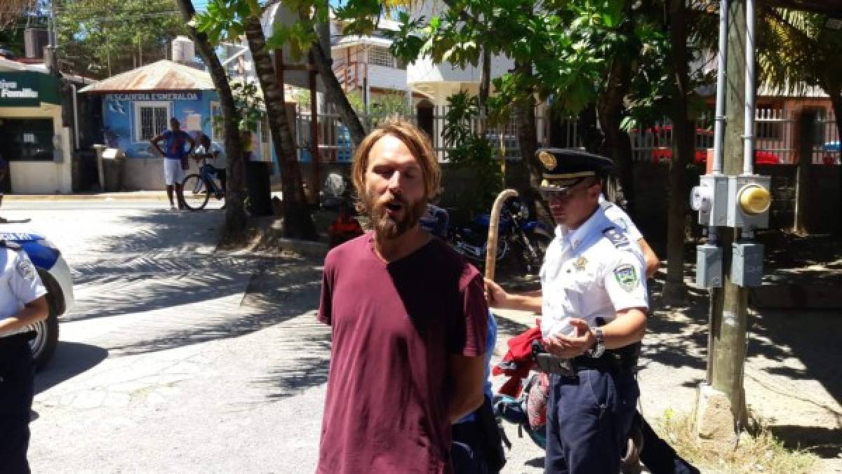 Capturan en Roatán a dos turistas que trasladaban supuesta marihuana y éxtasis en el ferry  