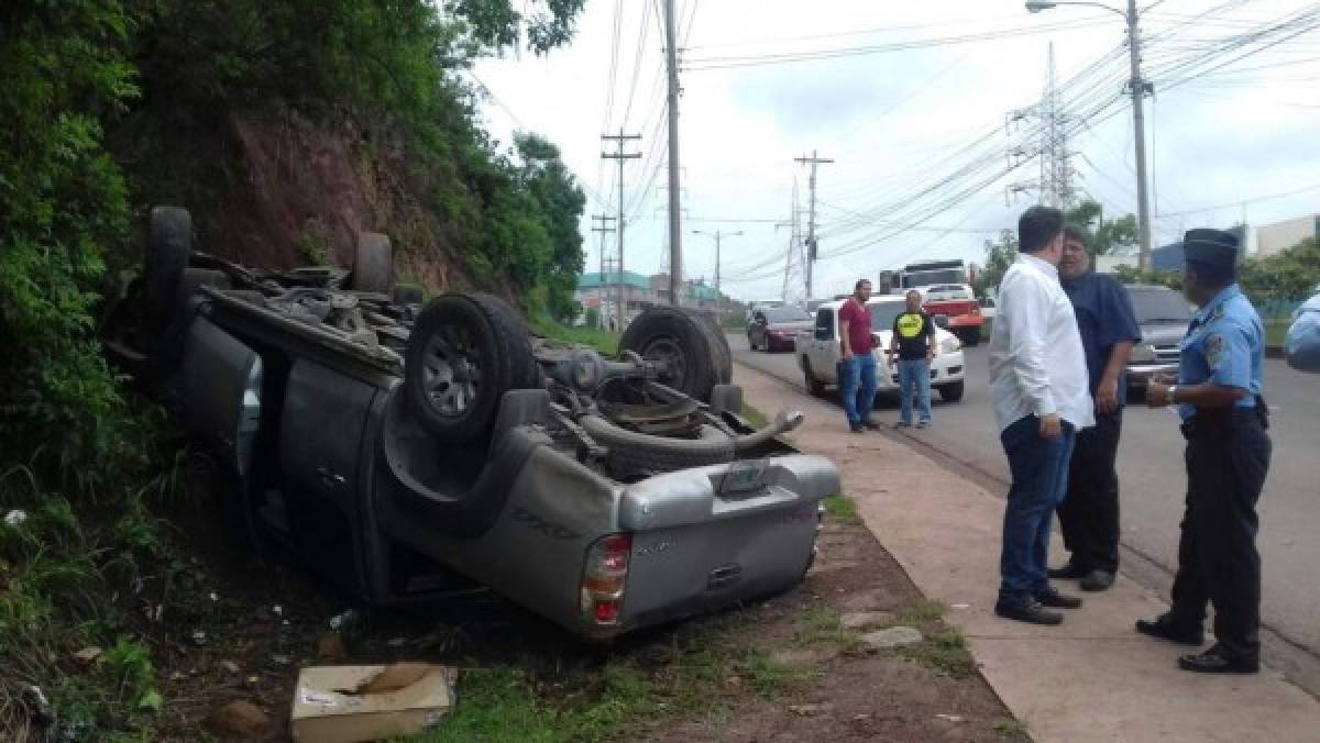 Conductor se accidenta en el anillo periférico por evitar atropellar a peatón