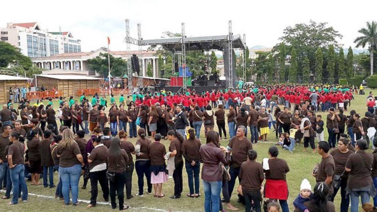 Honduras rompe récord Guinness con árbol