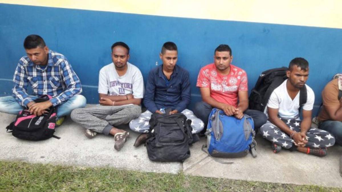 Detienen a 14 extranjeros procedentes de India y Ecuador en Tegucigalpa